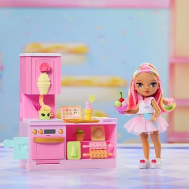 Игровой набор с куклой RAINBOW HIGH серии "Littles" &ndash; КОНДИТЕРСКАЯ КЕНДИ (с аксесс.) 522058 фото