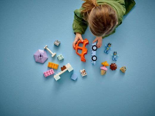 LEGO Конструктор LEGO DUPLO Bluey Подорож із морозивом із Блуї 10458 фото