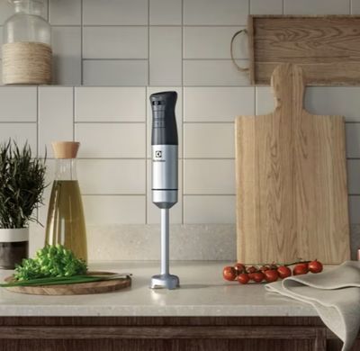 Electrolux Блендер погружной, 800Вт, 3в1, чаша-700мл, чопер, черный-нержавеющая сталь
