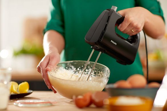 Philips Миксер ручной Daily Collection 300Вт, насадки-2, турбо, черный HR3705/10 фото