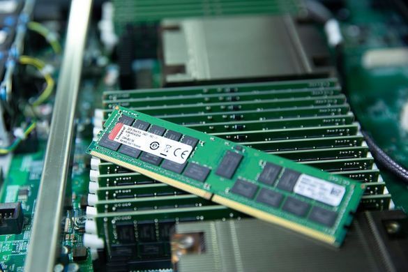 Kingston Пам'ять сервера Kingston DDR5 96GB 5600 ECC REG RDIMM KSM56R46BD4PMI-96MBI фото