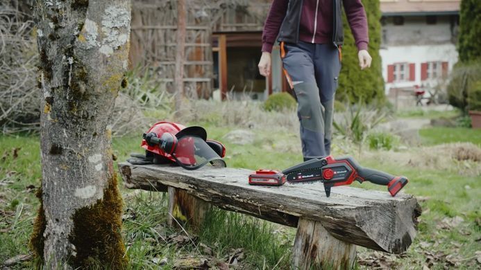 Einhell Пила цепная аккумуляторная GE-PS 18/15 Li BL-Solo, PXC 18В, бесщеточная, шина 158 мм, рез 125 мм, 4.8 м/с, 1.1 кг (без АКБ и ЗУ) 4600040 фото