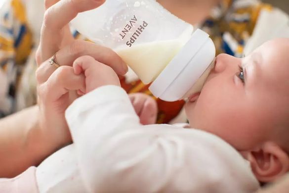 AVENT Соска Natural 3мес+, силиконовая, Природный поток, средний поток, 2шт SCY964/02 фото