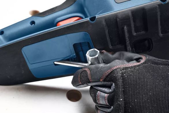 Bosch Пила ланцюгова акумуляторна GKE 18V-40 18В шина 40см 3.7кг без АКБ та ЗП 0.600.8D3.000 фото