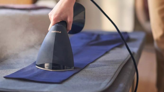 Philips Отпариватель компактный 8000 Series, 1600Вт, 230мл, постоянный пар - 32гр, керам. подошва, черный GC810/20 фото