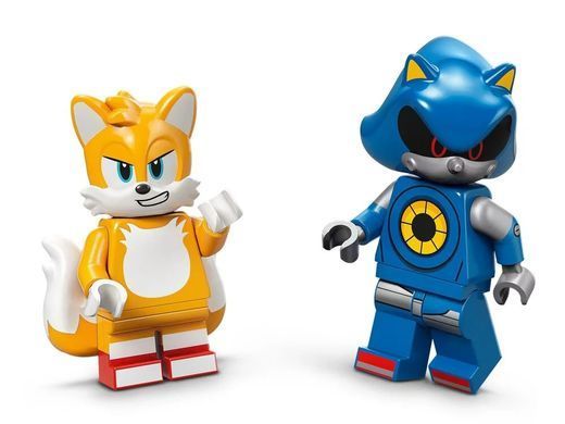 LEGO Конструктор LEGO Sonic Cyclone vs. Metal Sonic 77002 фото