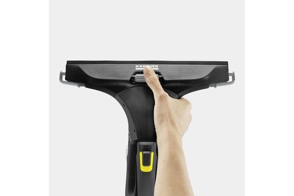 Karcher Пылесос оконный WV 5 Plus, вода -0.1л, автон. раб. до 35мин, вес-0.7кг, черный 1.633-711.0 фото
