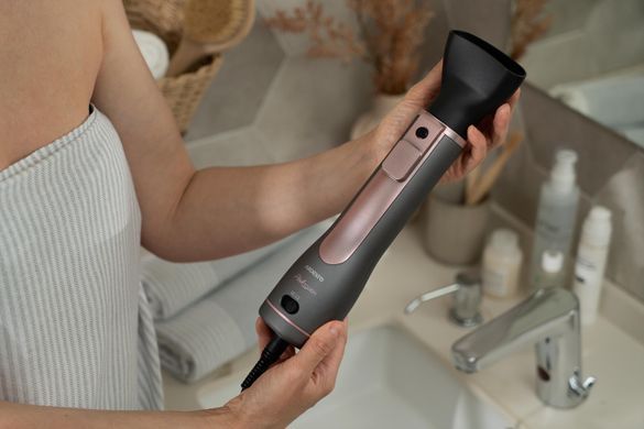 ARDESTO Фен-щітка Brush Pink Touch, 1200Вт, 2 темп. режими, LED-дісплей, функція іонізації , 4 насадки, сірий+ рожевий HD-CR300PT фото