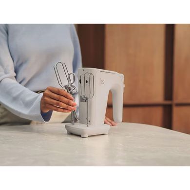 Electrolux Міксер ручний 500Вт, насадки-4, турборежим, білий EHM4W фото