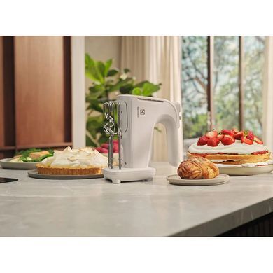 Electrolux Міксер ручний 500Вт, насадки-4, турборежим, білий EHM4W фото
