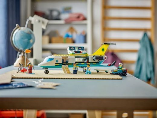 LEGO Конструктор LEGO City Літак швидкої медичної допомоги 60465 фото
