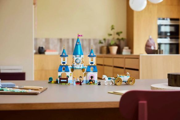 LEGO Конструктор Disney Princess Замок Попелюшки й карета 43275 фото