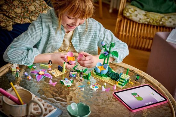 LEGO Конструктор LEGO Friends Карусель із квітами й чашками та казкова фотобудка 42702 фото