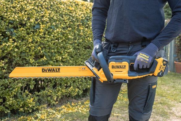DeWALT XR 18V ??cordless hedge trimmer, 55 cm, 25 mm cutting pitch, 3.2 kg without battery and spare part DCMHT564N фото