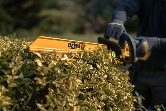 DeWALT XR 18V ??cordless hedge trimmer, 55 cm, 25 mm cutting pitch, 3.2 kg without battery and spare part DCMHT564N фото