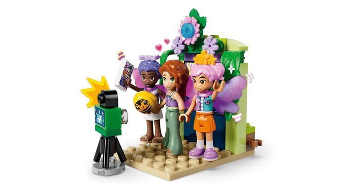 LEGO Конструктор LEGO Friends Карусель із квітами й чашками та казкова фотобудка 42702 фото