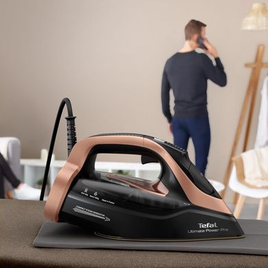 Tefal Праска Ultimate Power Pro, 3200Вт, 350мл, паровий удар -300гр, постійна пара - 85гр, керам. підошва, чорно-золотий FV9E50E0 фото