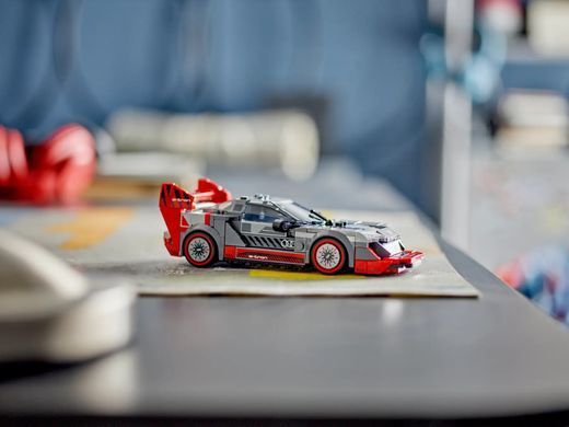 LEGO Конструктор Speed Champions Автомобіль для перегонів Audi S1 e-tron quattro 76921 фото