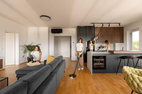 Gorenje Пилосос Gorenje бездротовий, 125Вт, конт пил -0.6л, автон. робота до 60хв, HEPA, підсвічування, індикатор, турбощітка, матове золото SVC259441NFGO фото