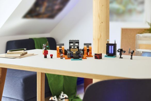 LEGO Конструктор LEGO Minecraft Битва за Візер 21590- фото