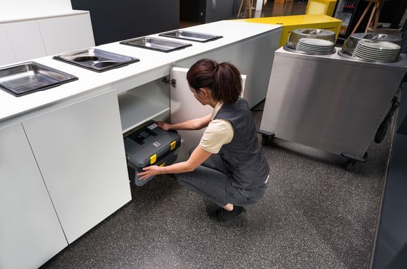 Karcher Пароочисник SG 4/2 Classic, 2250 Вт, 4 бар, 145 &deg;C, 7 кг 1.092-301.0 фото