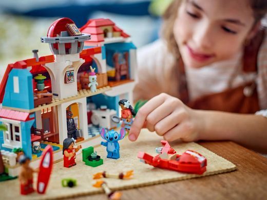 LEGO Конструктор Disney Classic Пляжний будинок Ліло і Стіч 43268 фото