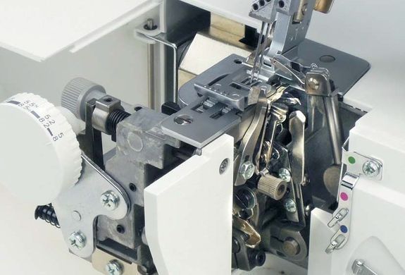 Minerva Коверлок M4000CL , 120Вт, 20 оп., (5, 4, 3, 2-х ниточные швы), белый M4000CL фото