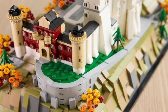 LEGO Конструктор Architecture Замок Нойшванштайн 21063 фото