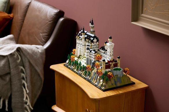 LEGO Конструктор Architecture Замок Нойшванштайн 21063 фото