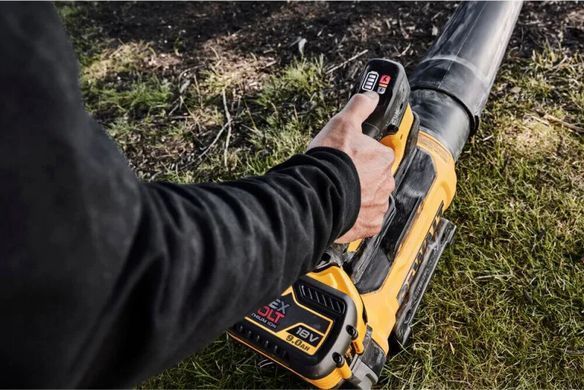 DeWALT Повітродув садовий акумуляторний DeWalt XR FLEXVOLT 54В 257.5км/год 3.2кг без АКБ та ЗП DCMBL777N фото
