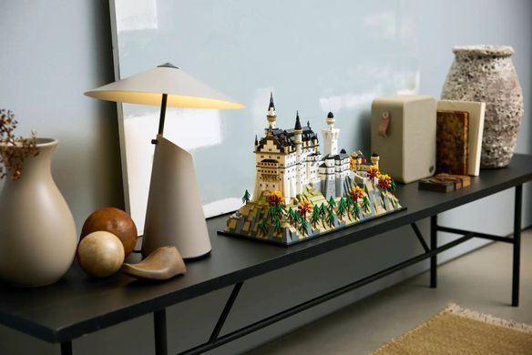 LEGO Конструктор Architecture Замок Нойшванштайн 21063 фото