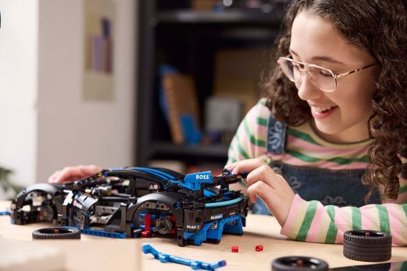 LEGO Конструктор Technic Автомобіль для перегонів Porsche GT4 e-Performance 42176 фото
