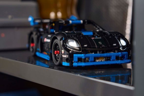 LEGO Конструктор Technic Автомобіль для перегонів Porsche GT4 e-Performance 42176 фото
