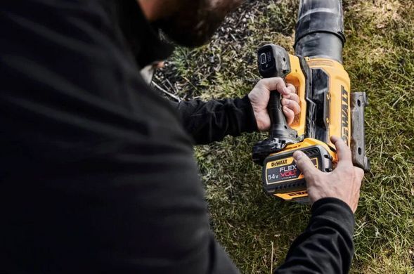 DeWALT Повітродув садовий акумуляторний DeWalt XR FLEXVOLT 54В 257.5км/год 3.2кг без АКБ та ЗП DCMBL777N фото