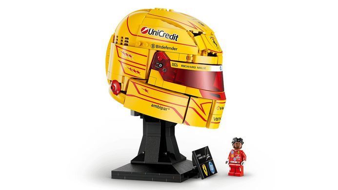 LEGO Конструктор LEGO Editions Formula 1 Шолом Льюїса Гамільтона з команди Scuderia Ferrari HP 43022- фото