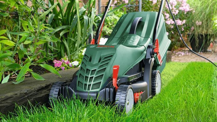 Bosch Газонокосарка мережева UniversalRotak 34-405 1300Вт 34см 40л 27-50мм 11кг 0.600.8A6.401 фото