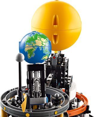 LEGO Конструктор Technic Земля та Місяць на орбіті 42179 фото
