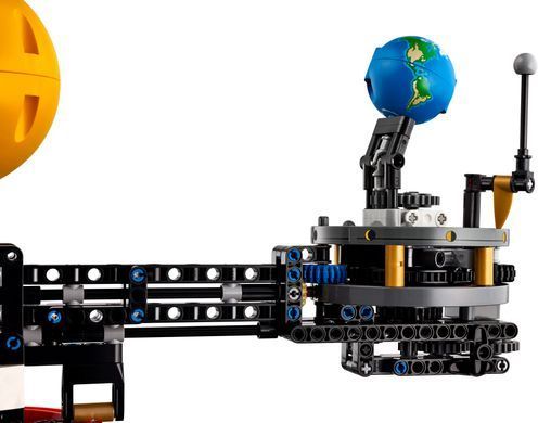 LEGO Конструктор Technic Земля та Місяць на орбіті 42179 фото
