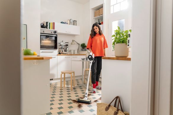 Karcher Пилосос безпровідний KVA 2, конт пил -0.6л, автон. робота до 40хв, вага-2.06кг, білий 1.198-730.0 фото
