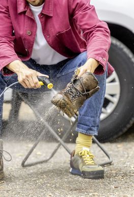 Karcher Минимойка низкого давления аккумуляторная OC 3 Foldable, 120л/ч, шланг 1.8м, бак для воды 8л, вес 2.2кг, USB-C 1.599-300.0 фото