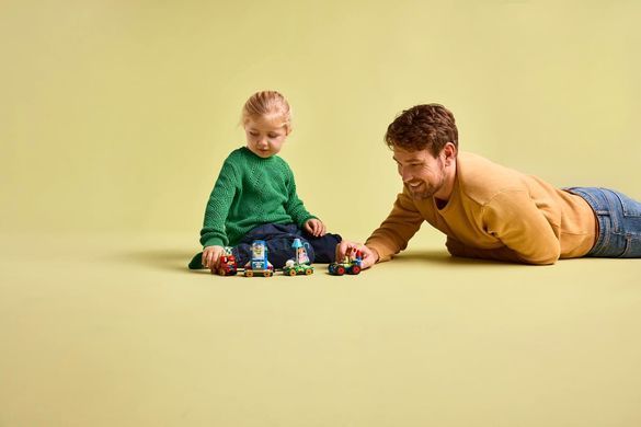 LEGO Конструктор LEGO Disney Pixar Святкування з Історії Іграшок: потяг і авто для перегонів 43264 фото