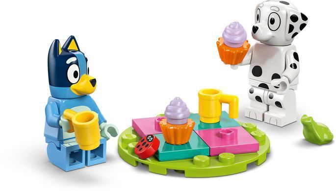 LEGO Конструктор LEGO Bluey Веселощі з Блуї та Хлоєю на ігровому майданчику 11201 фото