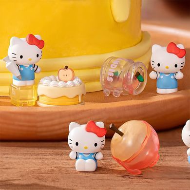 Фигурка-сюрприз POP TOP HELLO KITTY &ndash; ЯБЛОЧНЫЙ ВОРКШОП (в асс.) 24WH-007 фото