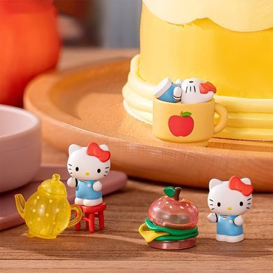 Фигурка-сюрприз POP TOP HELLO KITTY &ndash; ЯБЛОЧНЫЙ ВОРКШОП (в асс.) 24WH-007 фото