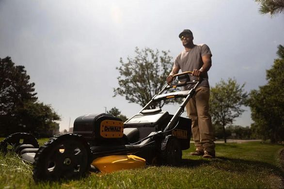 DeWALT Газонокосарка акумуляторна 2х18В 53см 67л 25-102мм 28кг без АКБ та ЗП DCMWP134N фото