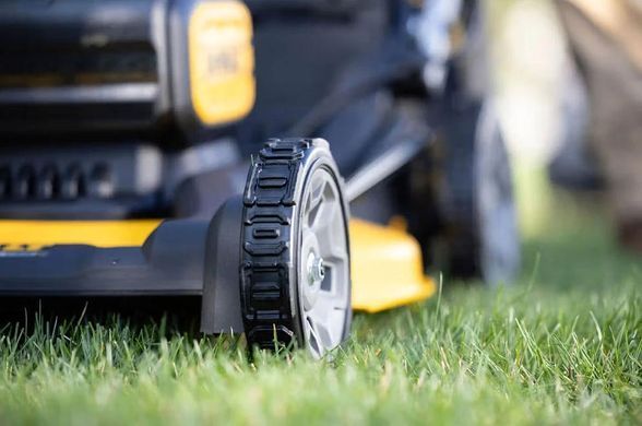 DeWALT Газонокосарка акумуляторна 2х18В 53см 67л 25-102мм 28кг без АКБ та ЗП DCMWP134N фото