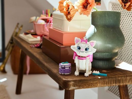 LEGO Конструктор LEGO Disney Classic Коти-аристократи Чарівна Марі 43286 фото