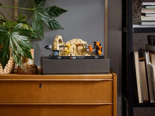LEGO Конструктор STAR WARS Диорама &laquo;Mos Espa Podrace&raquo; V29 75380 фото