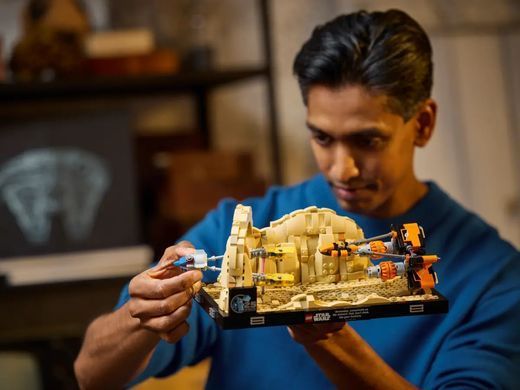 LEGO Конструктор STAR WARS Диорама &laquo;Mos Espa Podrace&raquo; V29 75380 фото