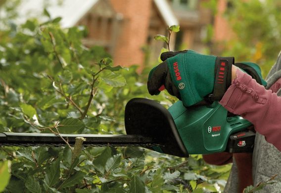 Bosch Кущоріз акумуляторний Bosch EasyHedgeCut 18-45 18В акб 1х2А&middot;год лезо 45см крок різу 15мм ЗП 3.7кг 0.600.849.H02 фото